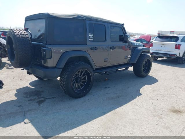 1C4HJXDG8JW167060 Jeep Wrangler Unlimited Sport S 4x4