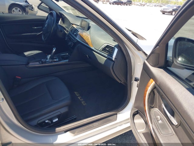 BMW 320i Xdrive 2016 WBA8E5G57GNT41733 Image 5