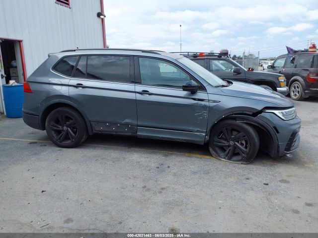 3VVCB7AX8PM040458 Volkswagen Tiguan 2.0t Se R-line Black