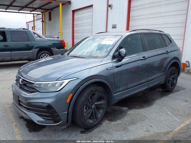3VVCB7AX8PM040458 Volkswagen Tiguan 2.0t Se R-line Black