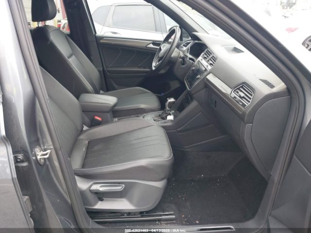 3VVCB7AX8PM040458 Volkswagen Tiguan 2.0t Se R-line Black