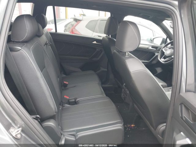 3VVCB7AX8PM040458 Volkswagen Tiguan 2.0t Se R-line Black