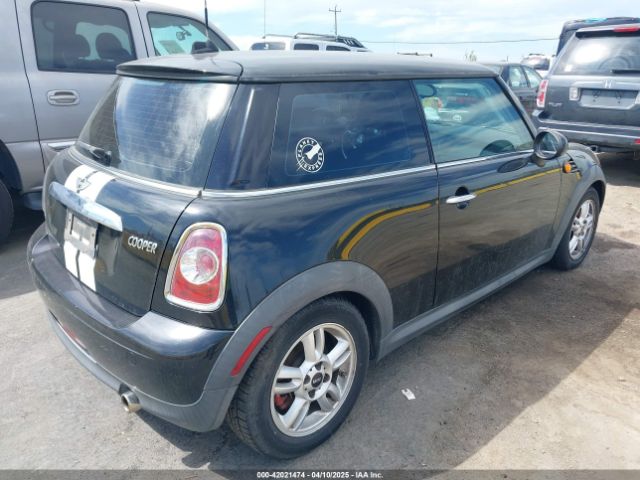 2011 MINI COOPER WMWSU3C57BT182560 Photo 3