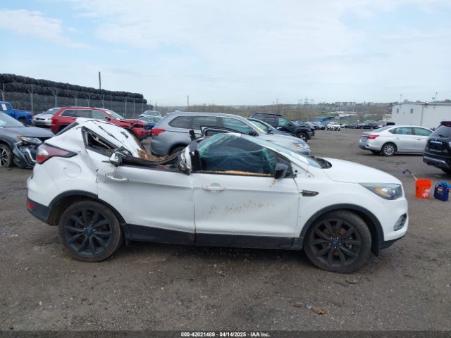 1FMCU9G91HUC17907 Ford ESCAPE SE
