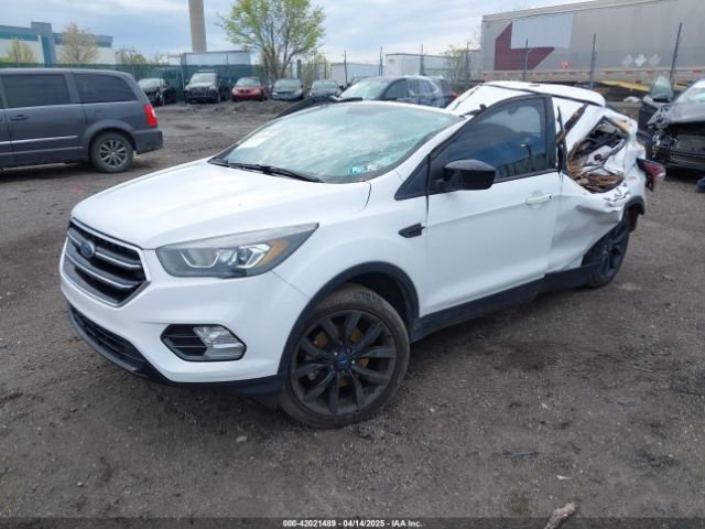 1FMCU9G91HUC17907 Ford ESCAPE SE