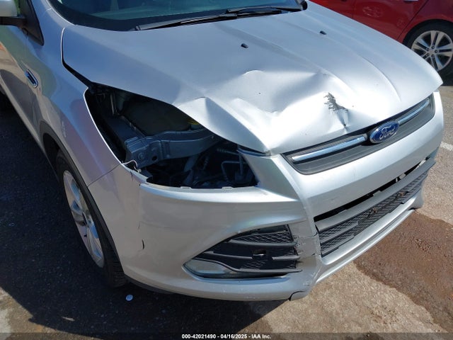 1FMCU9G98GUA10333 Ford ESCAPE SE