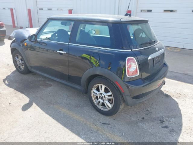 2011 MINI COOPER WMWSU3C50BT098967 Photo 2