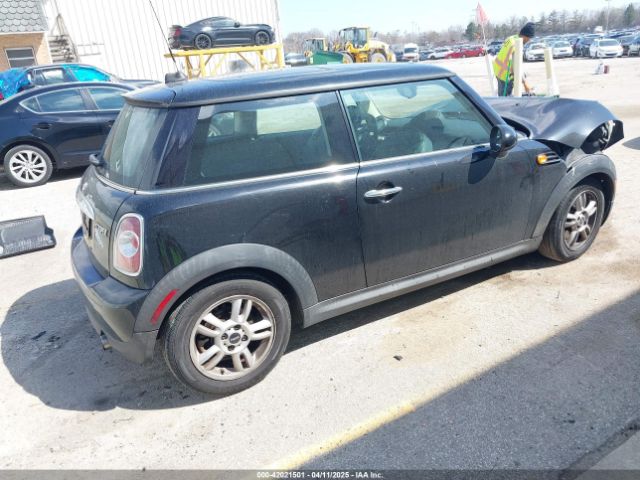 2011 MINI COOPER WMWSU3C50BT098967 Photo 3