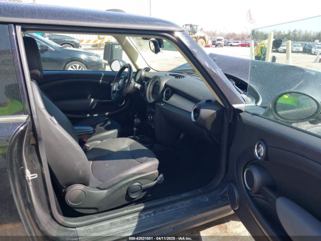 2011 MINI COOPER WMWSU3C50BT098967 Photo 4