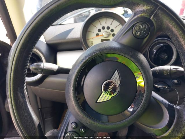 2011 MINI COOPER WMWSU3C50BT098967 Photo 6