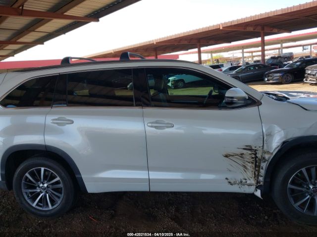 5TDKZRFH0JS549924 Toyota Highlander Xle