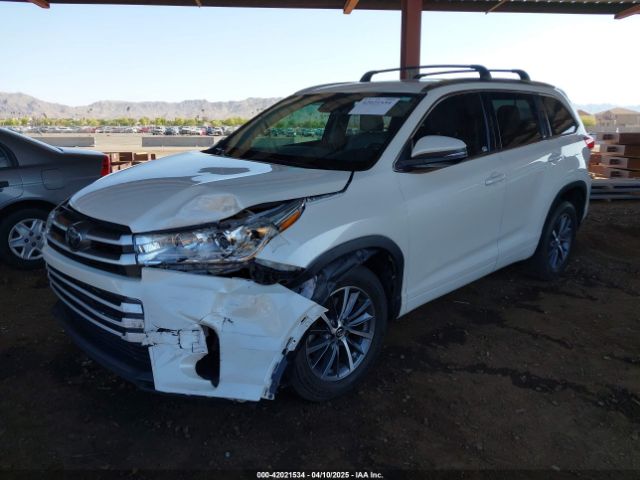 5TDKZRFH0JS549924 Toyota Highlander Xle