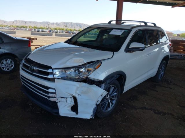 5TDKZRFH0JS549924 Toyota Highlander Xle