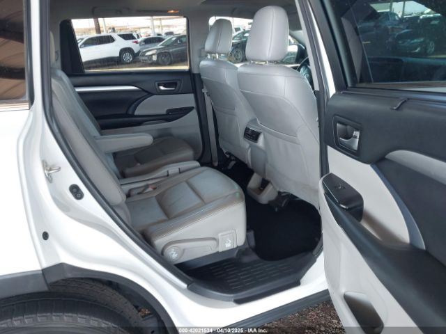 5TDKZRFH0JS549924 Toyota Highlander Xle