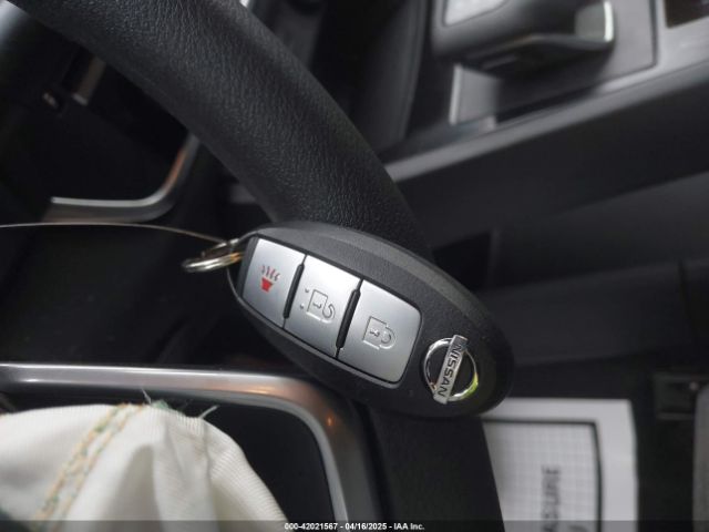 JN8AT3AB2MW228537 Nissan Rogue S Intelligent Awd