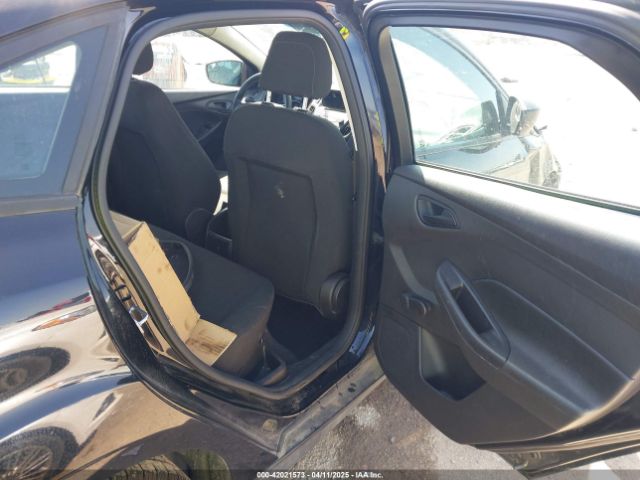 1FADP3E20HL244238 Ford FOCUS S