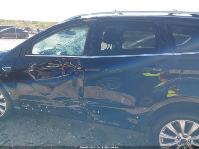 1FMCU9JD6HUC31329 Ford Escape Titanium