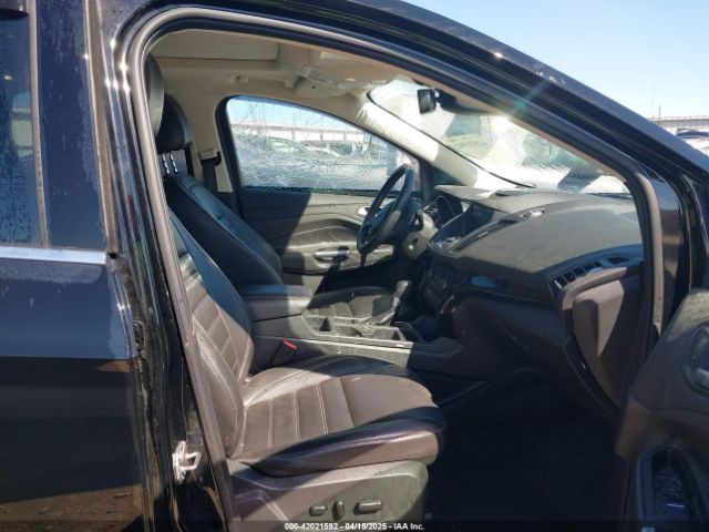 1FMCU9JD6HUC31329 Ford Escape Titanium