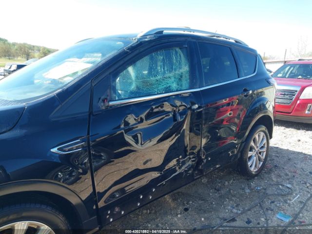 1FMCU9JD6HUC31329 Ford Escape Titanium