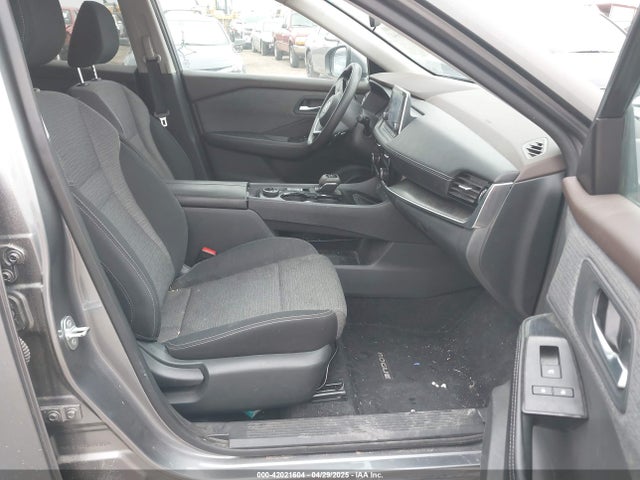 5N1BT3BB8NC695197 Nissan Rogue Sv Intelligent Awd