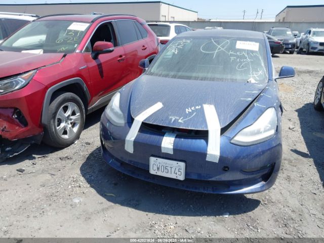 5YJ3E1EB3KF437073 Tesla MODEL 3