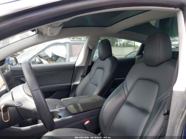 5YJ3E1EB3KF437073 Tesla MODEL 3