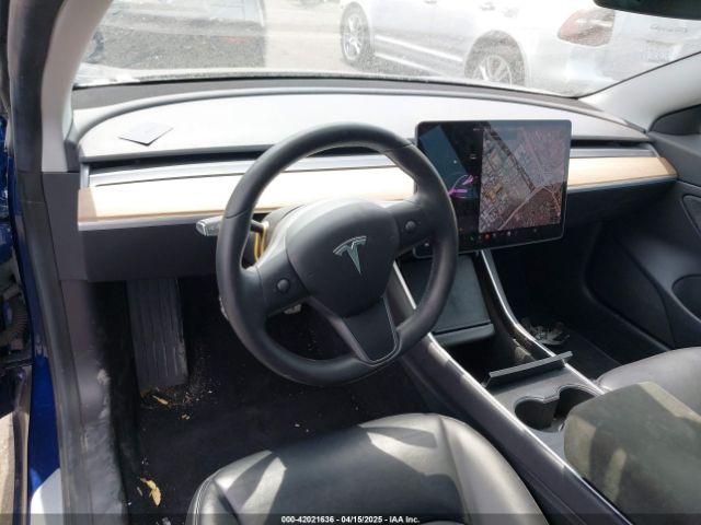 5YJ3E1EB3KF437073 Tesla MODEL 3