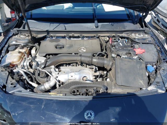 WDD3G4EB5KW025296 Mercedes-Benz A 220