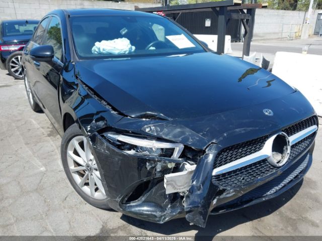 WDD3G4EB5KW025296 Mercedes-Benz A 220