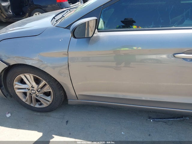 5NPD84LF9KH471782 Hyundai ELANTRA SEL