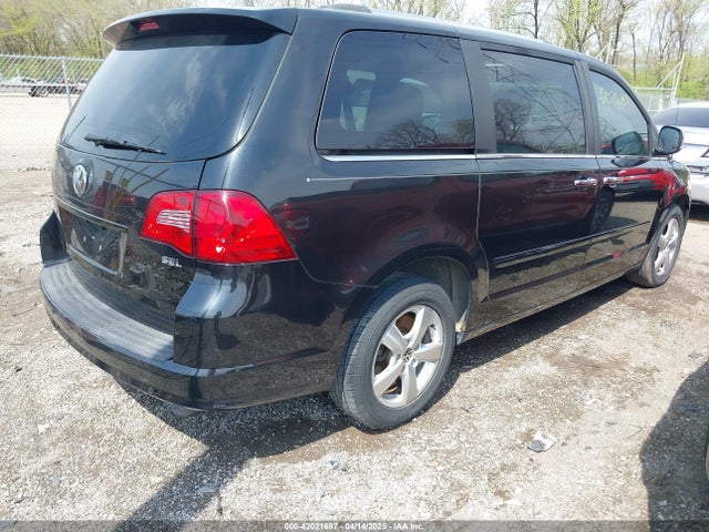 2C4RVADG7ER134801 Volkswagen Routan Sel Premium