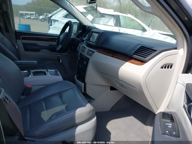2C4RVADG7ER134801 Volkswagen Routan Sel Premium