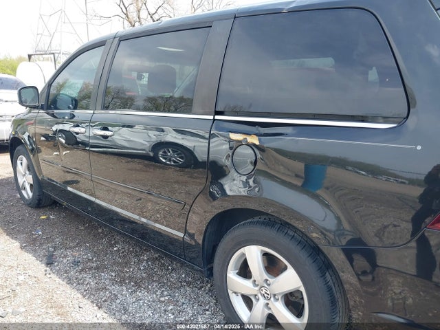 2C4RVADG7ER134801 Volkswagen Routan Sel Premium
