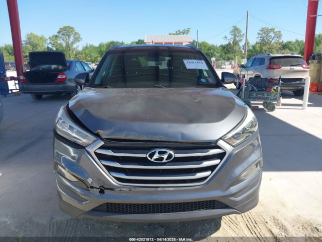 KM8J33A4XHU438510 Hyundai TUCSON SE