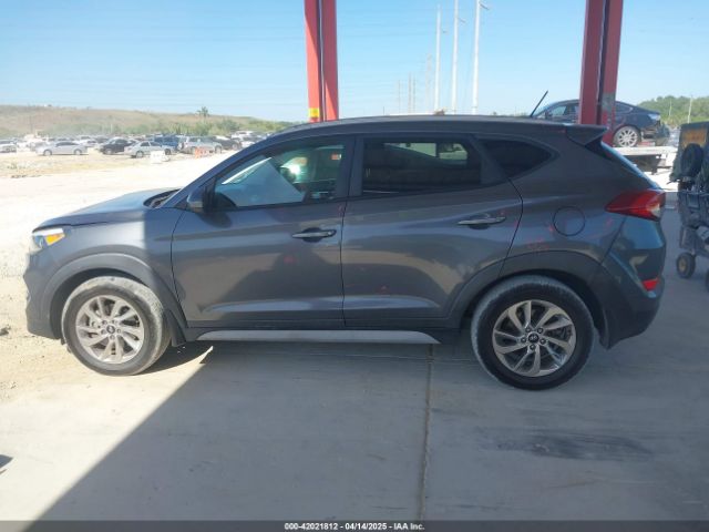 KM8J33A4XHU438510 Hyundai TUCSON SE