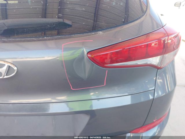 KM8J33A4XHU438510 Hyundai TUCSON SE