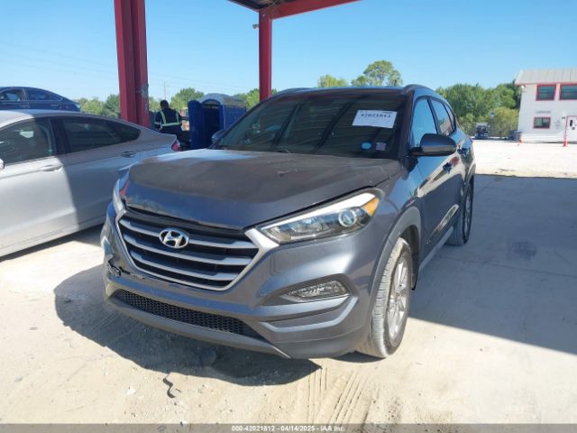 KM8J33A4XHU438510 Hyundai TUCSON SE