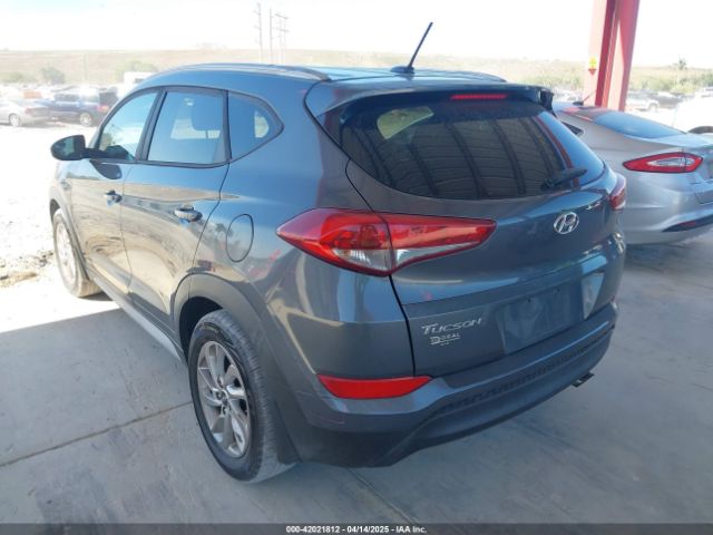 KM8J33A4XHU438510 Hyundai TUCSON SE