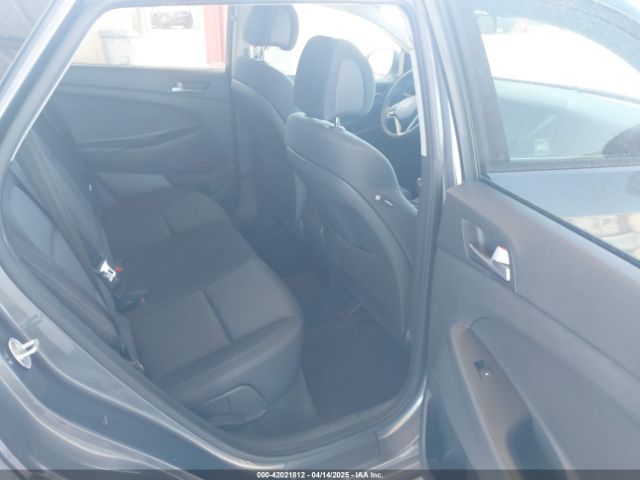 KM8J33A4XHU438510 Hyundai TUCSON SE