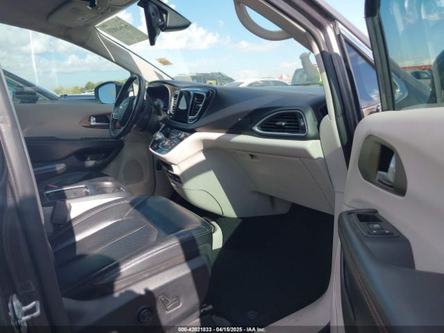 2C4RC1EG9JR104312 Chrysler Pacifica Touring L Plus