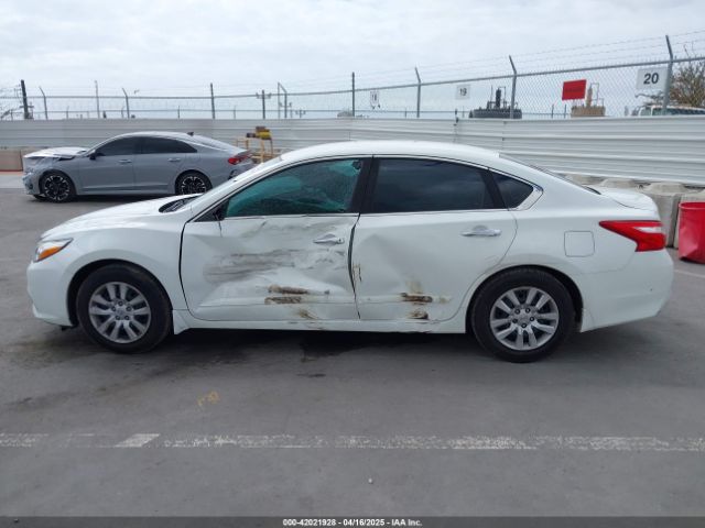 1N4AL3AP6HN347460 Nissan Altima 2.5 S