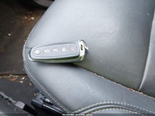 1FMCU0J95GUB51834 Ford Escape Titanium