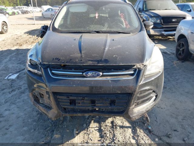 1FMCU0J95GUB51834 Ford Escape Titanium
