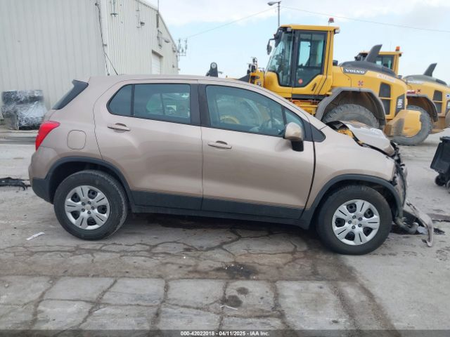 3GNCJKSB9JL204084 Chevrolet TRAX LS