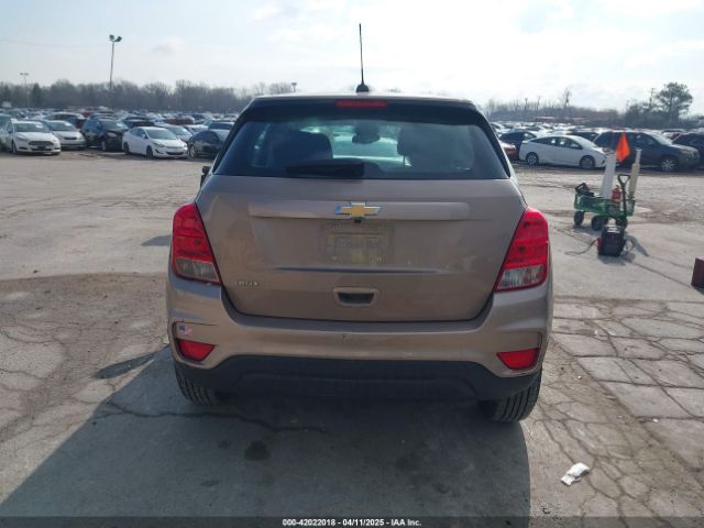 3GNCJKSB9JL204084 Chevrolet TRAX LS