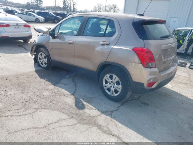 3GNCJKSB9JL204084 Chevrolet TRAX LS