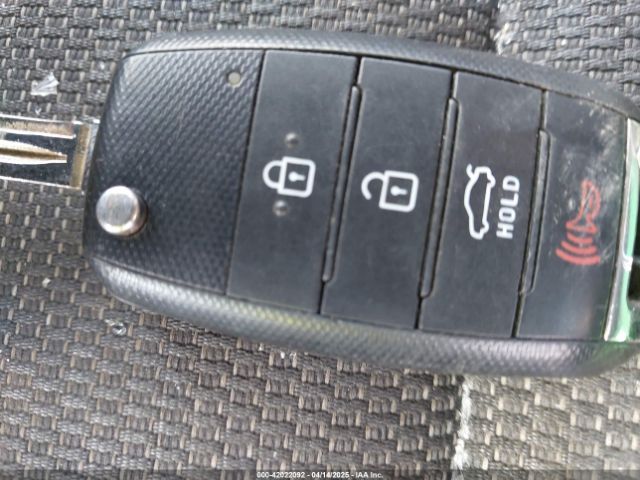 3KPFK4A72JE185782 KIA FORTE LX