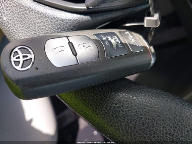 3MYDLBYVXKY523153 Toyota YARIS LE