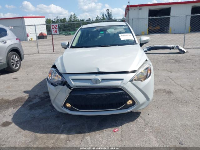 3MYDLBYVXKY523153 Toyota YARIS LE