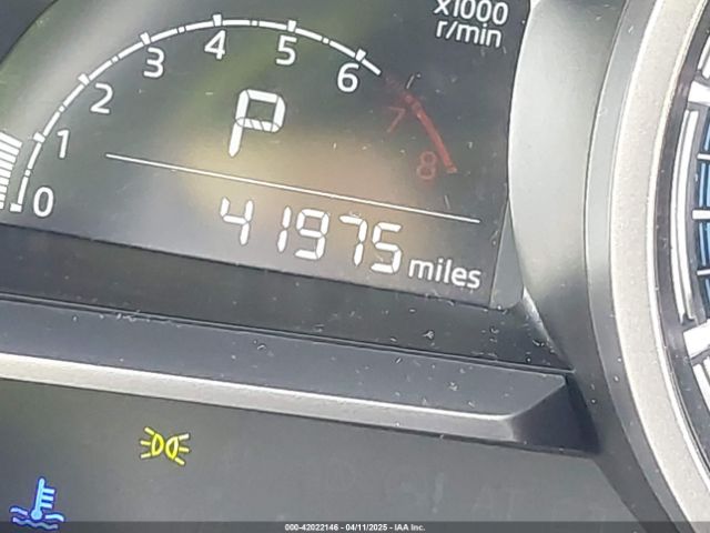 3MYDLBYVXKY523153 Toyota YARIS LE